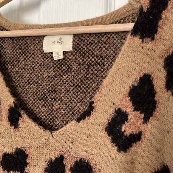 Anthropologie leopard sweater - Picture 5 of 8